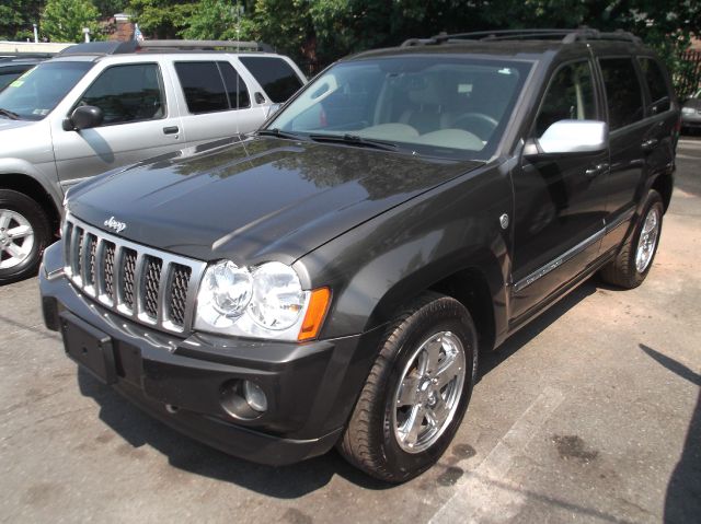 2006 Jeep Grand Cherokee 2.4i Sedan