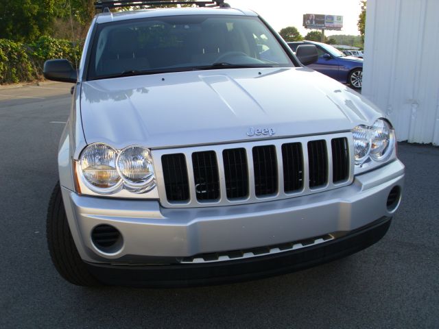 2006 Jeep Grand Cherokee Sedan 4dr
