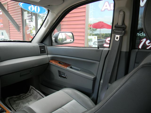 2006 Jeep Grand Cherokee 2.4i Sedan