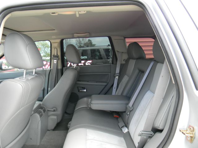 2006 Jeep Grand Cherokee 2.4i Sedan