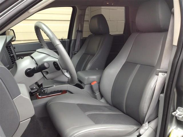 2007 Jeep Grand Cherokee SE W/ Navigation