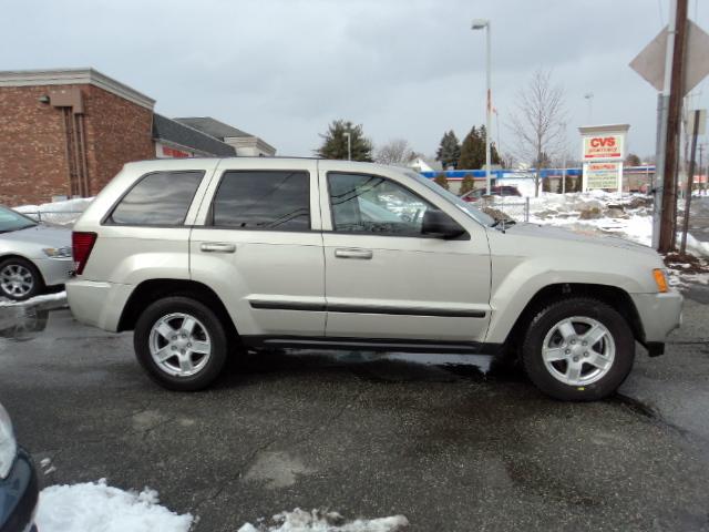 2007 Jeep Grand Cherokee SE 3.5liter Fully-loaded
