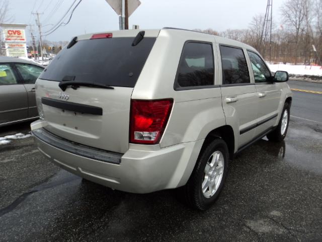 2007 Jeep Grand Cherokee SE 3.5liter Fully-loaded