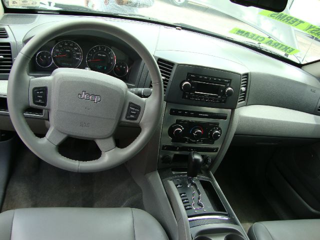 2007 Jeep Grand Cherokee Sedan 4dr