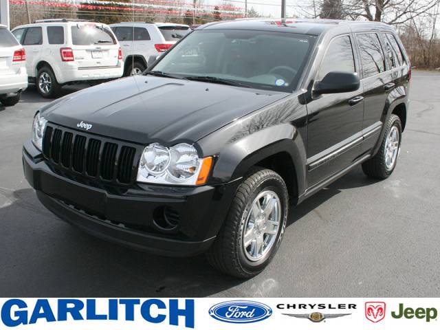 2007 Jeep Grand Cherokee LOW Miles NICE 4door Sedan