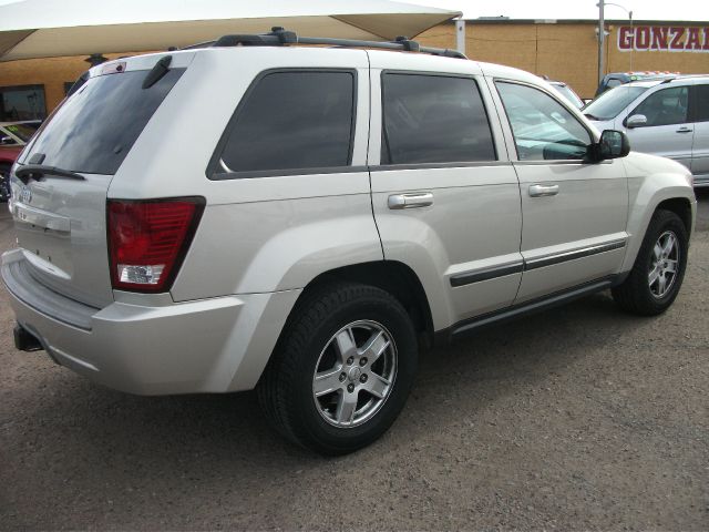 2007 Jeep Grand Cherokee Sedan 4dr
