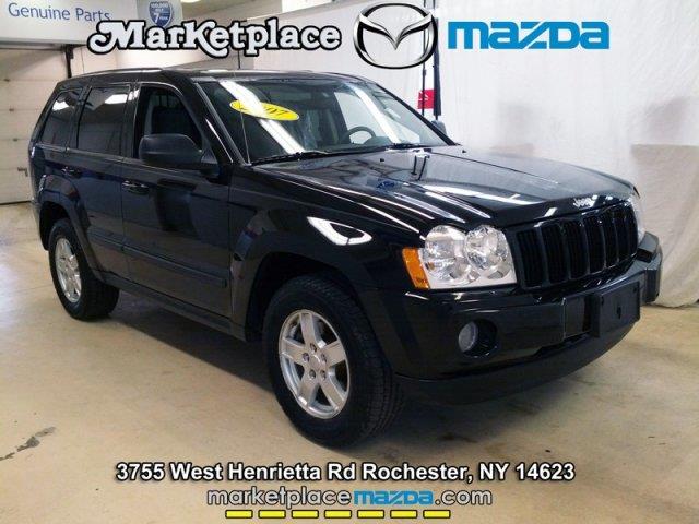 2007 Jeep Grand Cherokee LOW Miles NICE 4door Sedan