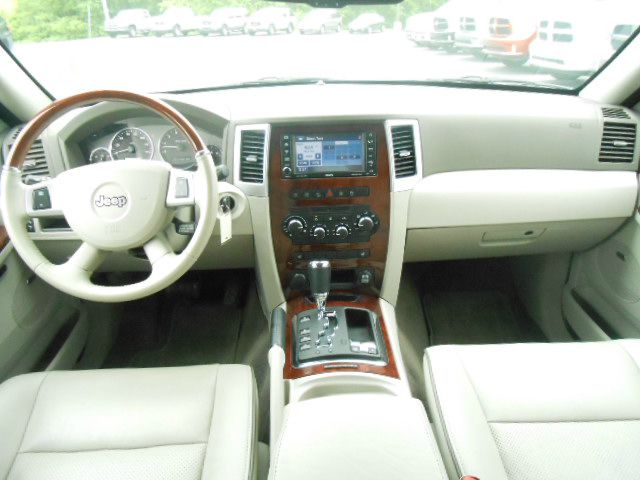 2008 Jeep Grand Cherokee 2.4i Sedan