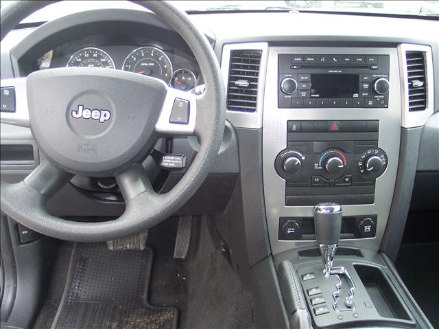 2010 Jeep Grand Cherokee LS