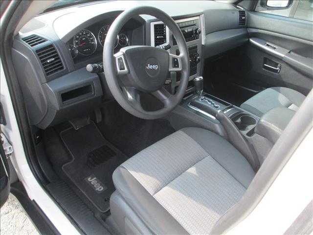 2010 Jeep Grand Cherokee LS