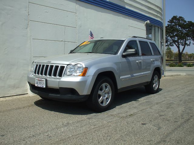 2010 Jeep Grand Cherokee Sedan 4dr