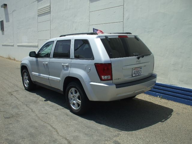 2010 Jeep Grand Cherokee Sedan 4dr