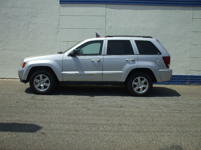 2010 Jeep Grand Cherokee Sedan 4dr