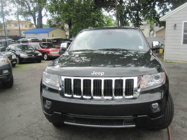 2011 Jeep Grand Cherokee Super