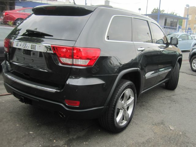 2011 Jeep Grand Cherokee Super