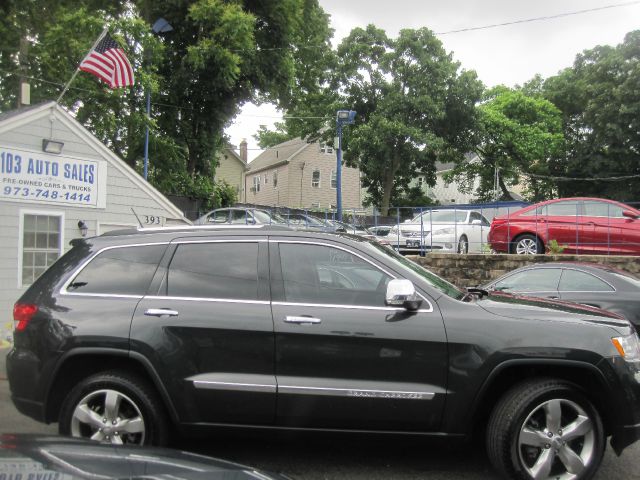2011 Jeep Grand Cherokee Super