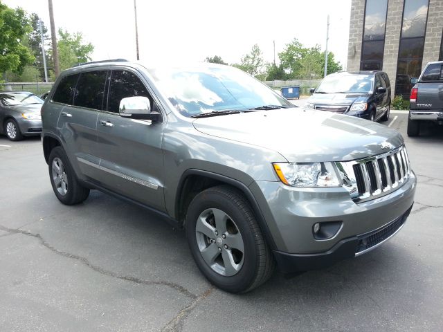 2011 Jeep Grand Cherokee LS Flex Fuel 4x4 This Is One Of Our Best Bargains