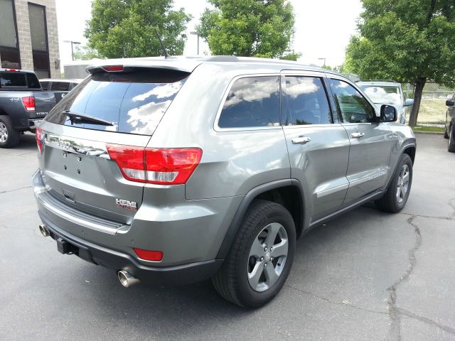 2011 Jeep Grand Cherokee LS Flex Fuel 4x4 This Is One Of Our Best Bargains