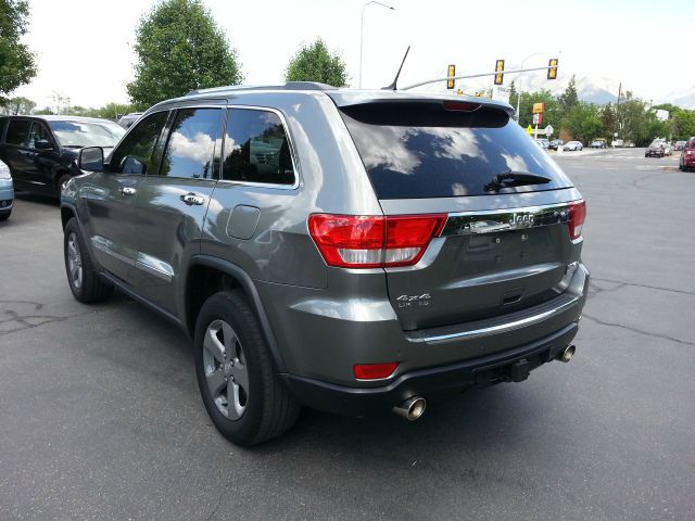 2011 Jeep Grand Cherokee LS Flex Fuel 4x4 This Is One Of Our Best Bargains