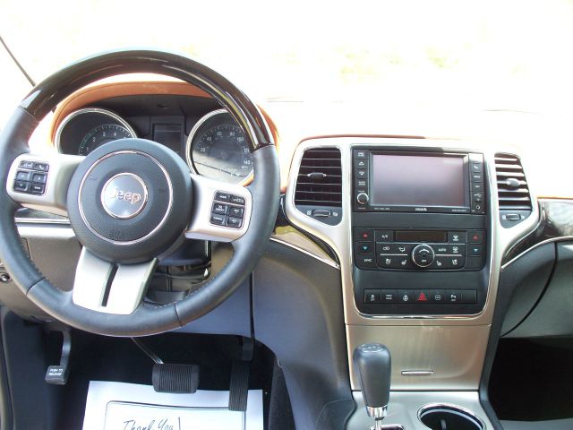 2011 Jeep Grand Cherokee 2.4i Sedan