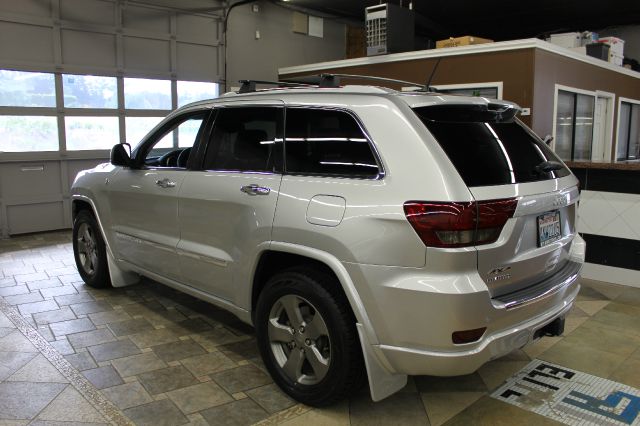 2011 Jeep Grand Cherokee LS Flex Fuel 4x4 This Is One Of Our Best Bargains