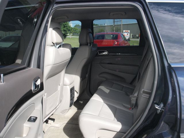 2011 Jeep Grand Cherokee 750li Xdrive 1-ownerawdnavigation Sedan