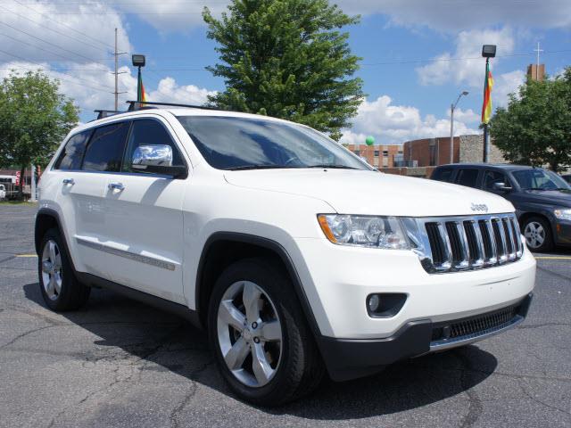 2011 Jeep Grand Cherokee SLT 25