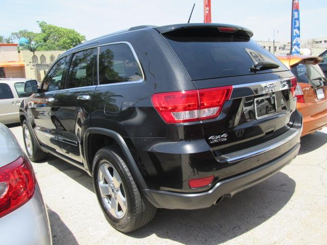 2013 Jeep Grand Cherokee LS Flex Fuel 4x4 This Is One Of Our Best Bargains