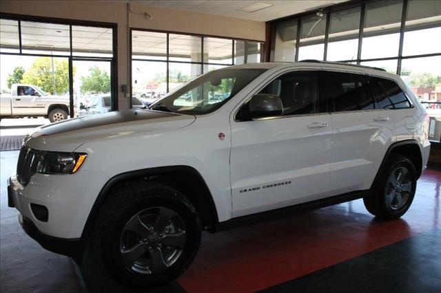 2013 Jeep Grand Cherokee 4X4 Sunroof, Leather