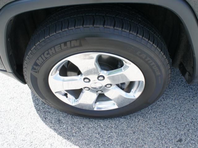 2013 Jeep Grand Cherokee SLT 25