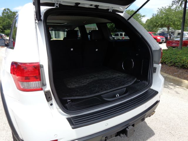 2013 Jeep Grand Cherokee CREW CAB RTL W/leather