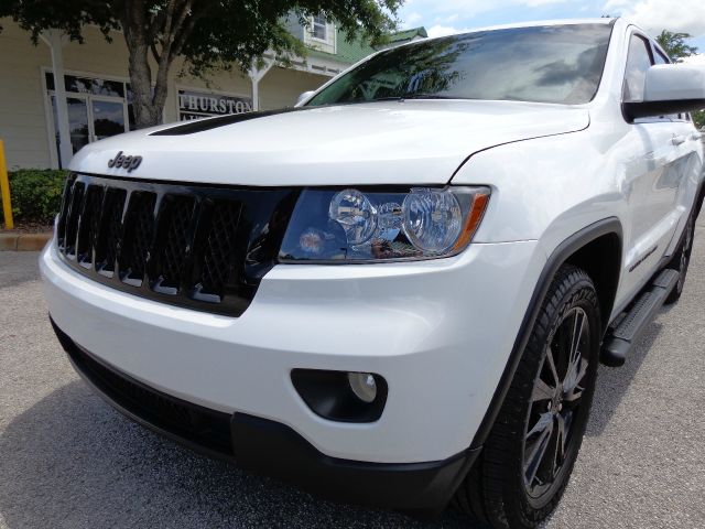2013 Jeep Grand Cherokee CREW CAB RTL W/leather