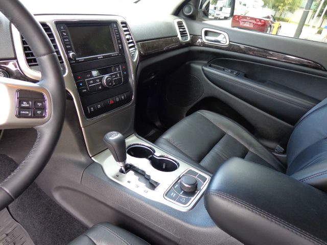 2013 Jeep Grand Cherokee CREW CAB RTL W/leather