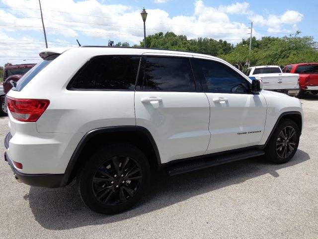 2013 Jeep Grand Cherokee CREW CAB RTL W/leather