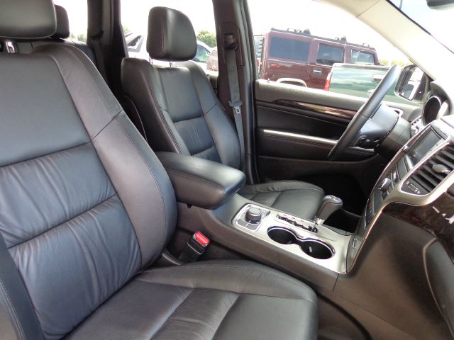 2013 Jeep Grand Cherokee CREW CAB RTL W/leather
