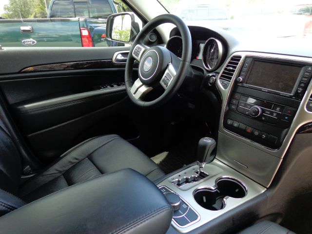 2013 Jeep Grand Cherokee CREW CAB RTL W/leather