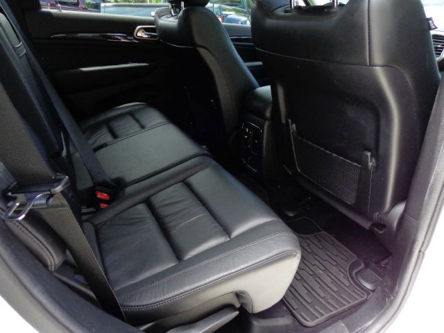 2013 Jeep Grand Cherokee CREW CAB RTL W/leather