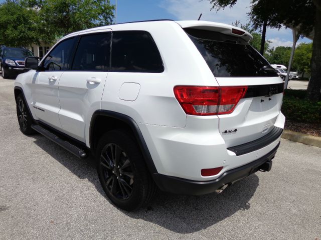 2013 Jeep Grand Cherokee CREW CAB RTL W/leather