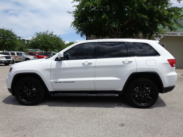 2013 Jeep Grand Cherokee CREW CAB RTL W/leather
