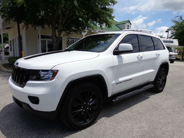 2013 Jeep Grand Cherokee CREW CAB RTL W/leather
