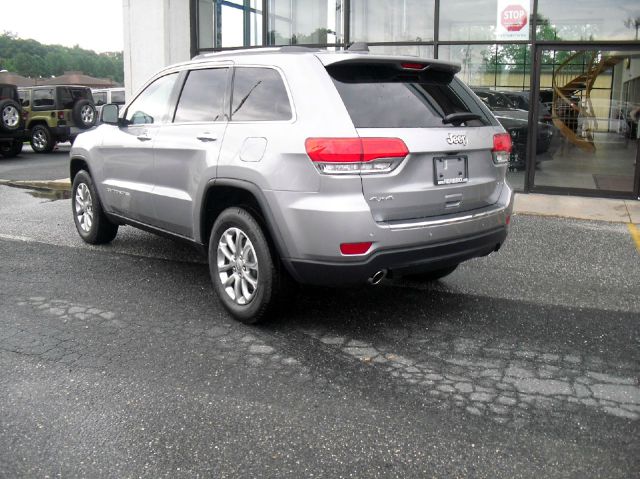 2014 Jeep Grand Cherokee SLT 25