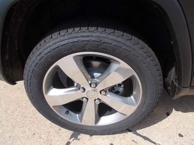 2014 Jeep Grand Cherokee SLT 25