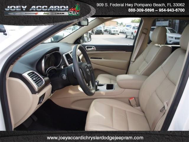 2014 Jeep Grand Cherokee 2009 Hyundai SE