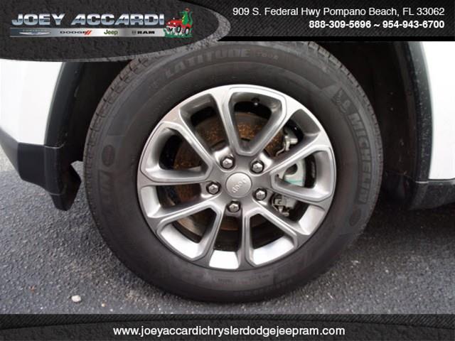 2014 Jeep Grand Cherokee 2009 Hyundai SE