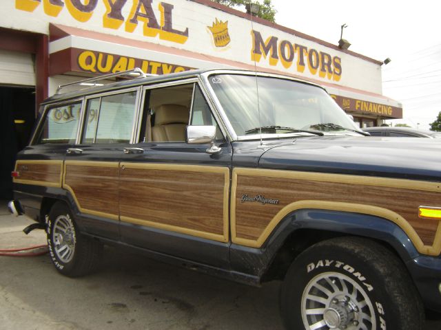 1989 Jeep Grand Wagoneer Ram 3500 Diesel 2-WD