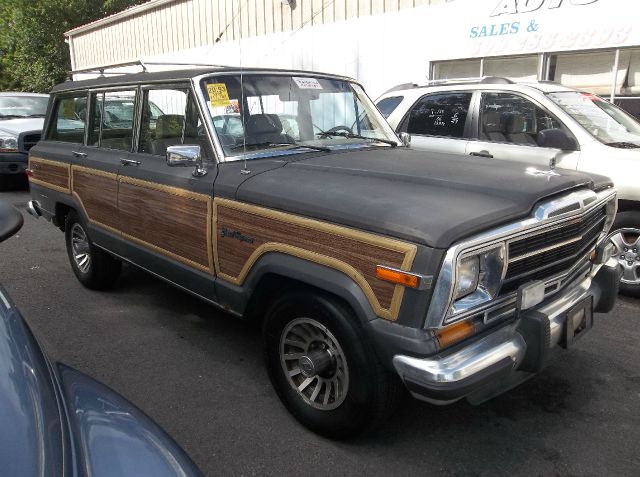 1990 Jeep Grand Wagoneer Ram 3500 Diesel 2-WD