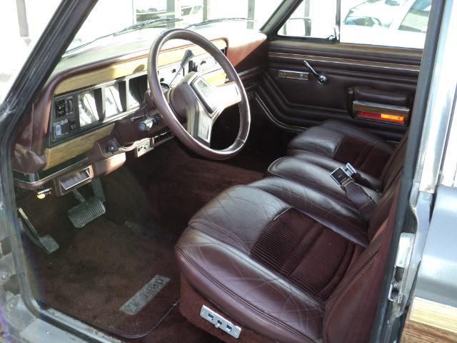 1990 Jeep Grand Wagoneer Ram 3500 Diesel 2-WD