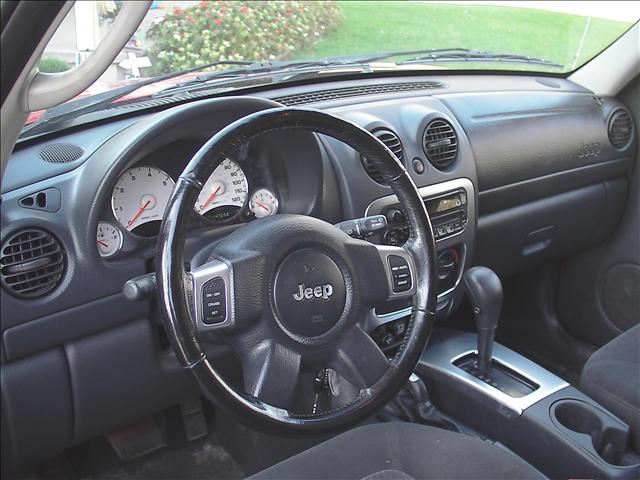 2002 Jeep Liberty SLT 25