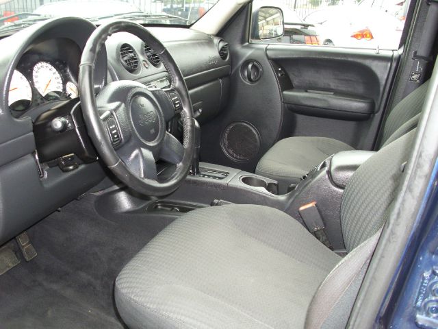 2003 Jeep Liberty Extended Cab V8 LT W/1lt