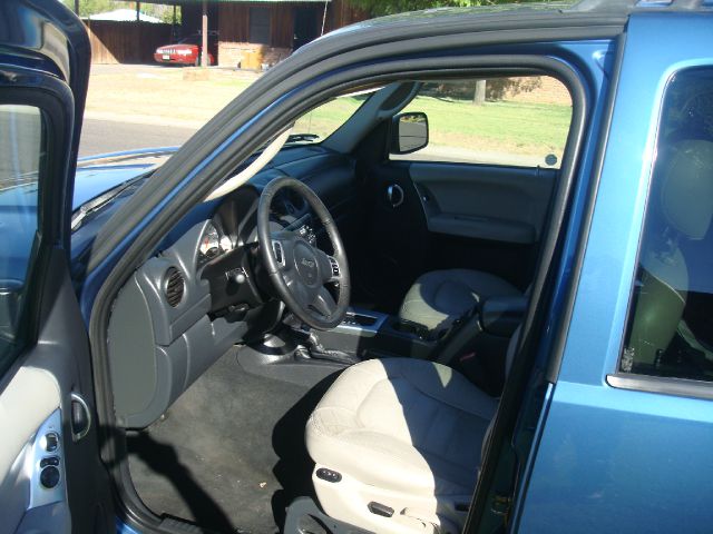 2003 Jeep Liberty Super